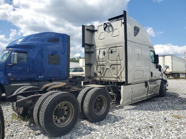 2018 Freightliner Cascadia 125 Semi Truck