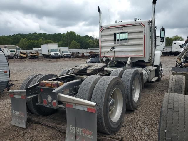 2022 Freightliner 122SD Semi Truck