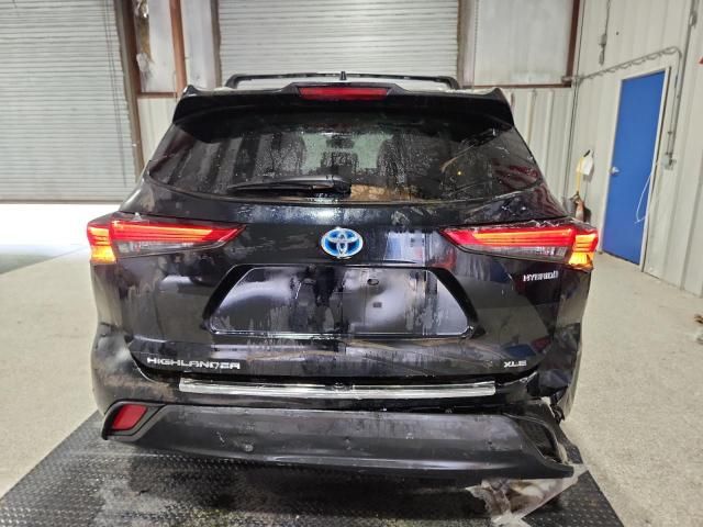 2022 Toyota Highlander Hybrid XLE