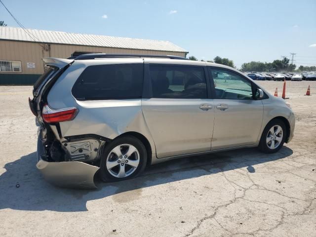 2015 Toyota Sienna le