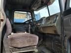 2000 Peterbilt 330