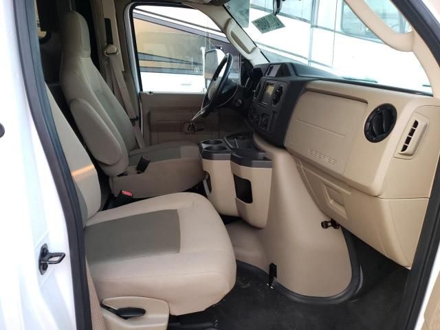 2017 Ford 2018 Winnebago Spirit 31D-RVS RV