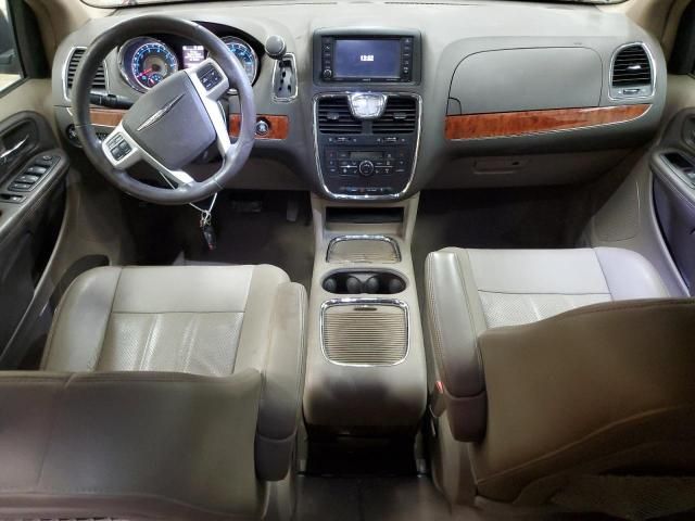 2015 Chrysler Town & Country Touring L