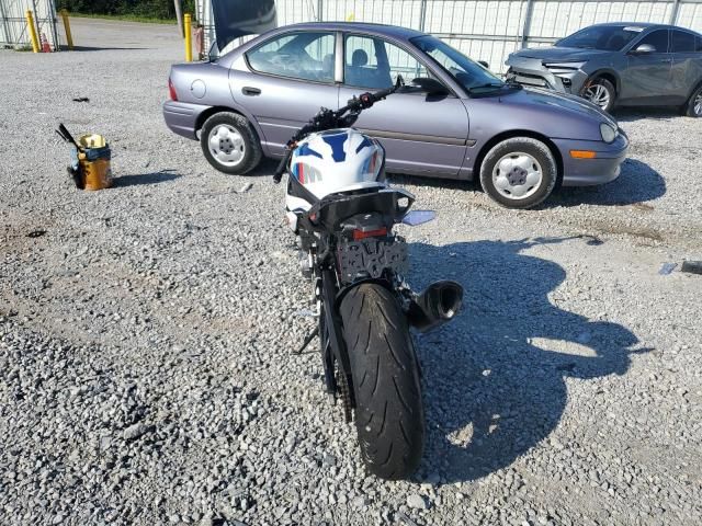 2024 BMW M 1000 R