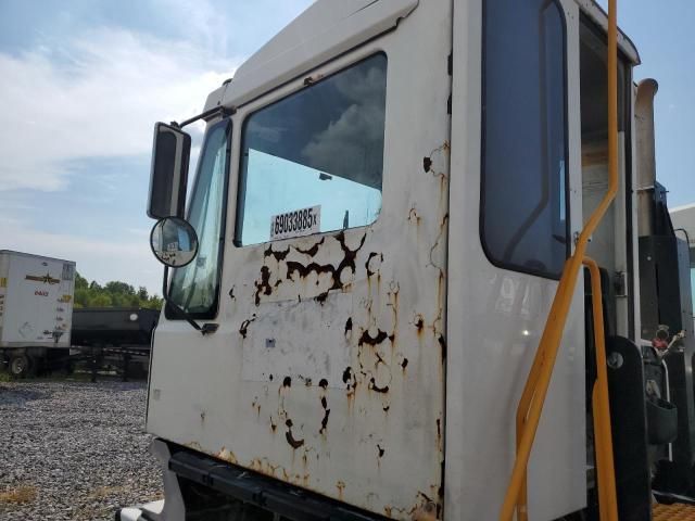 2019 Ottawa Yard Tractor 2019 Ottawa COMMACYT30-Trucks Yard Truck