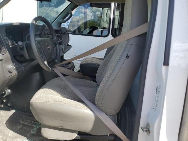 2024 GMC Savana Cutaway G3500