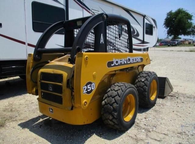 2010 John Deere 2010 Deer 250-Skid Steer Loaders Skid Steer Load