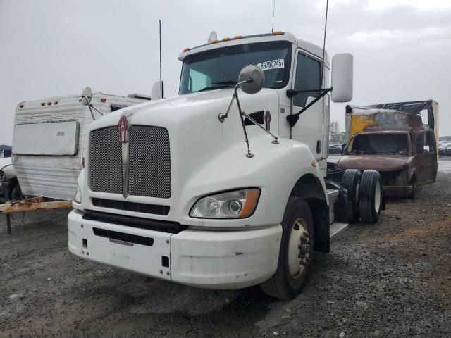 2015 Kenworth T400 Semi Truck