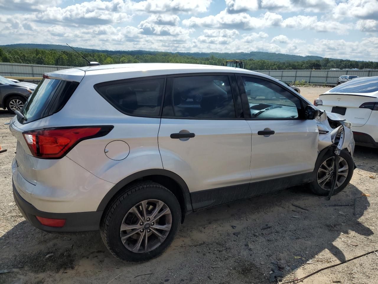 2019 Ford Escape s