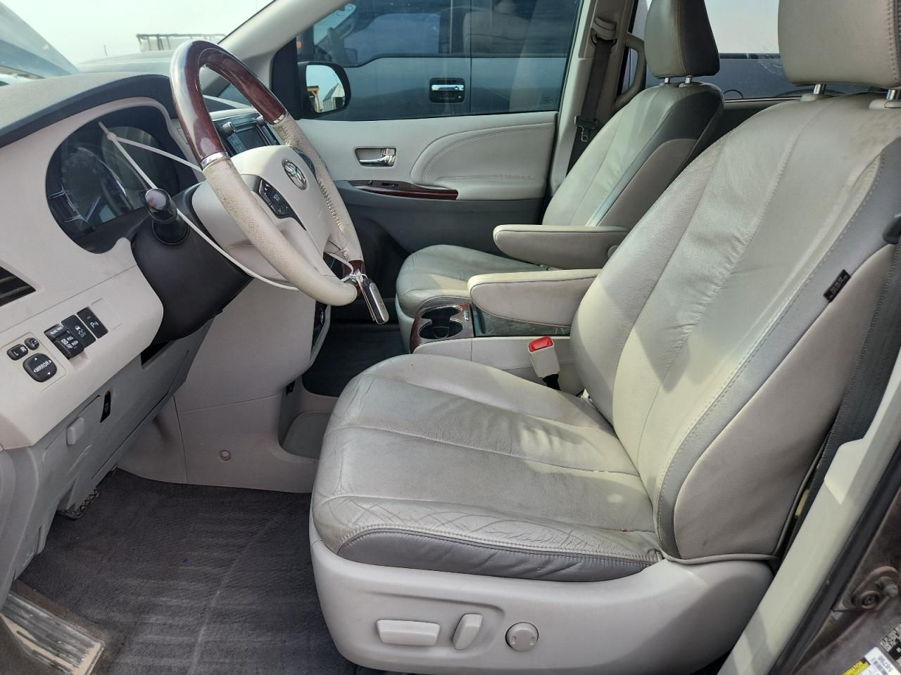 2011 Toyota Sienna xle