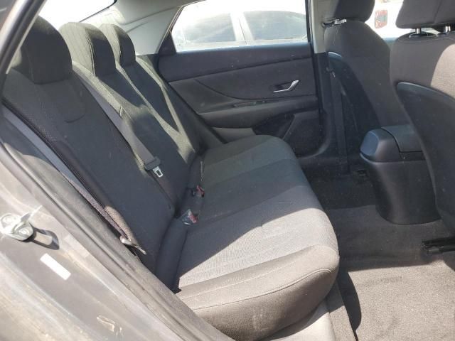 2023 Hyundai Elantra SE