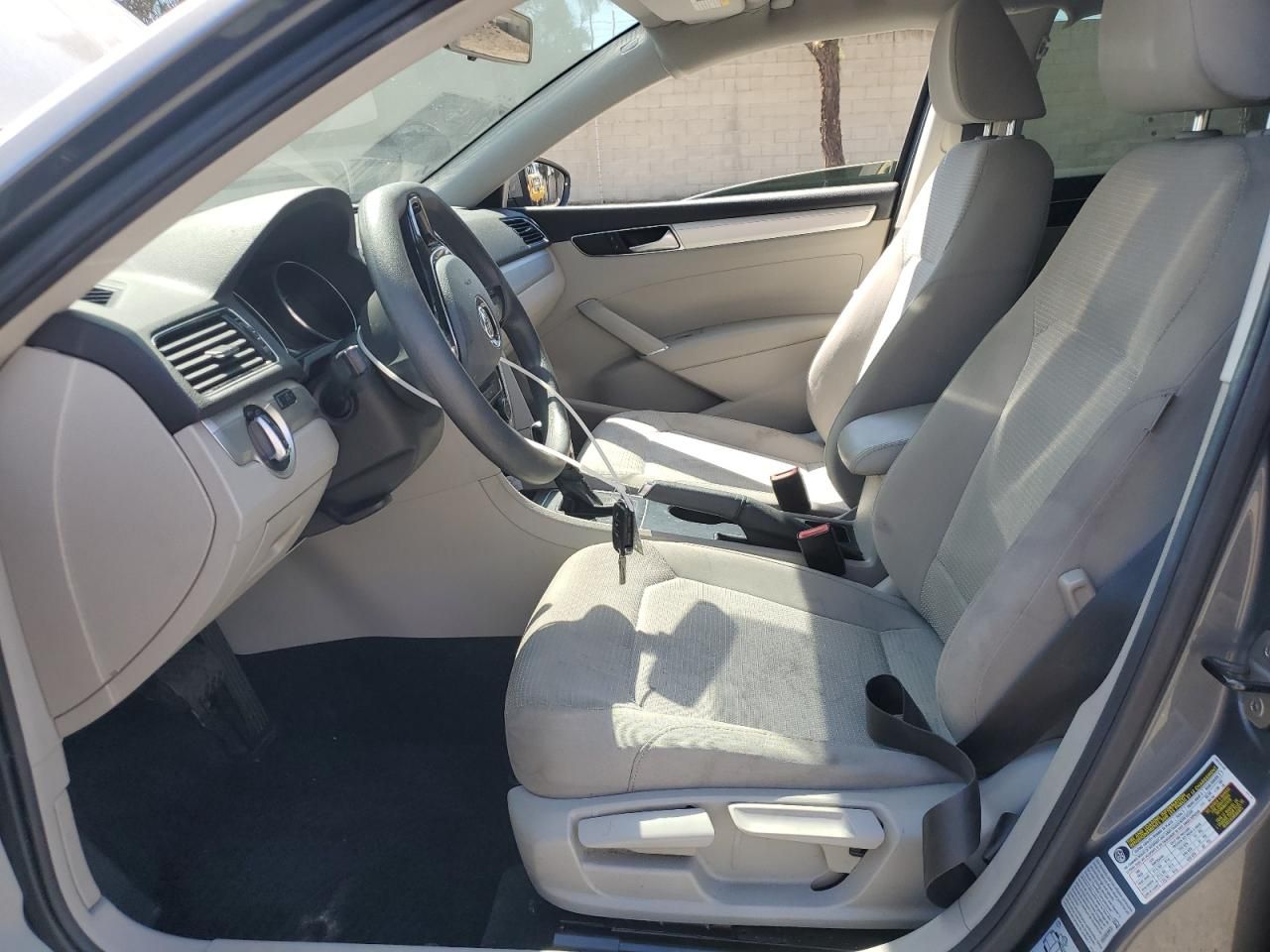 2016 Volkswagen Passat s