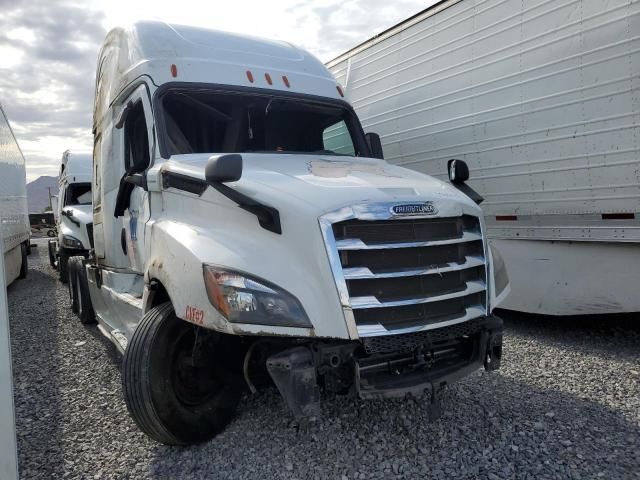 2018 Freightliner Cascadia 126 Semi Truck