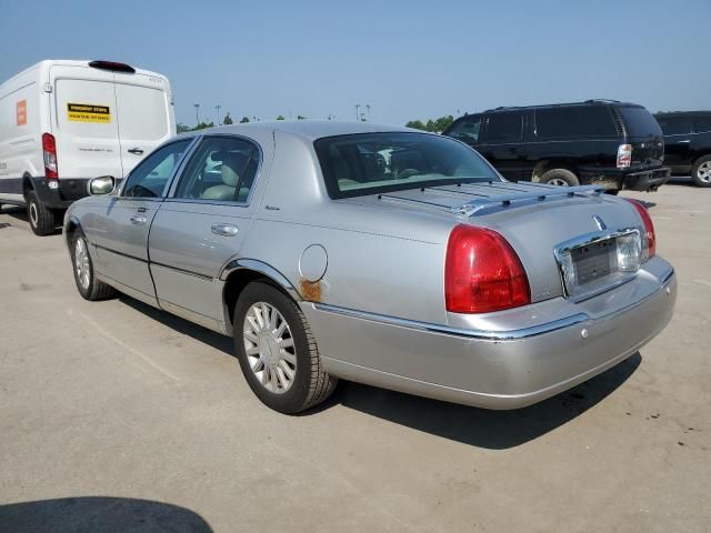 2003 Lincoln Town Car Signature