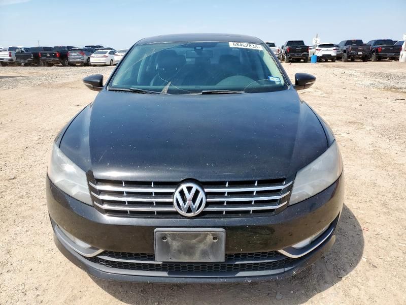 2012 Volkswagen Passat SEL