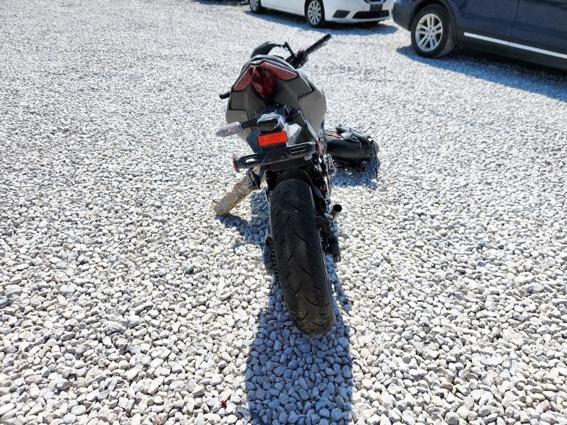 2025 Kawasaki ER500
