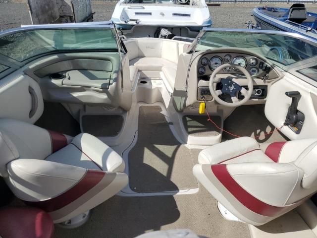 2004 Reinell Boat