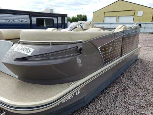 2014 Larson Boat
