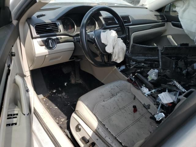 2018 Volkswagen Passat SE