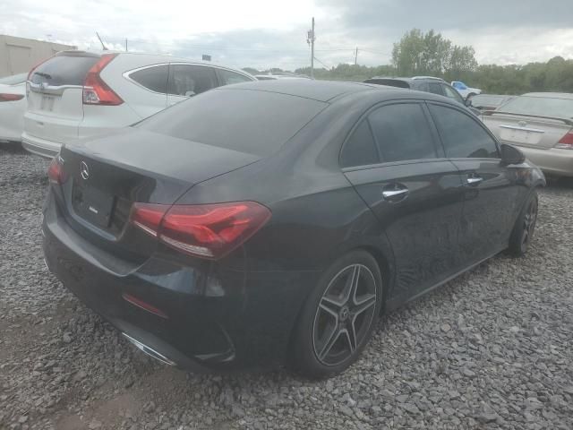 2022 Mercedes-Benz A 220