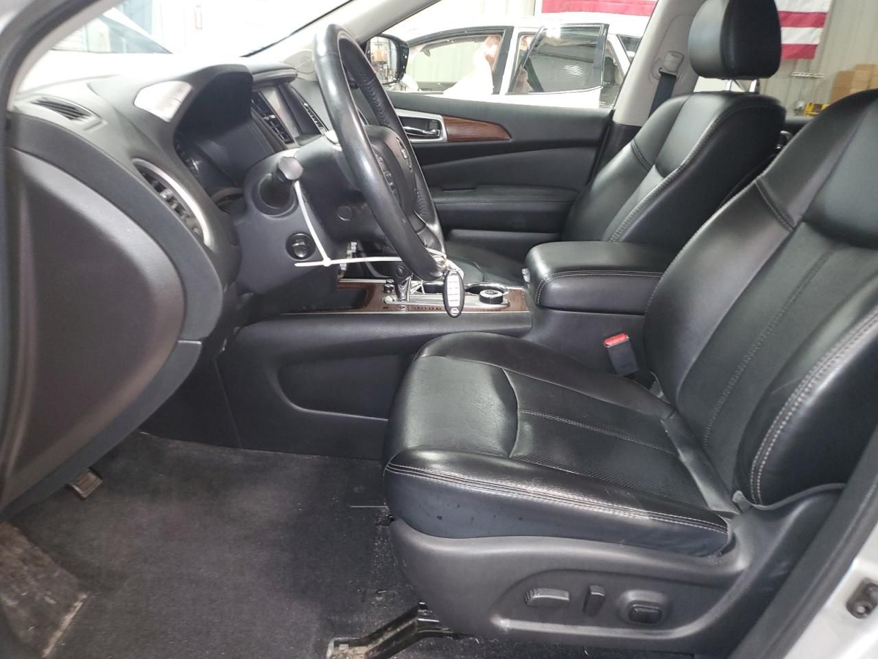 2017 Nissan Pathfinder s