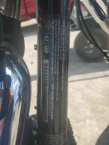2015 Harley-Davidson FLD Switchback