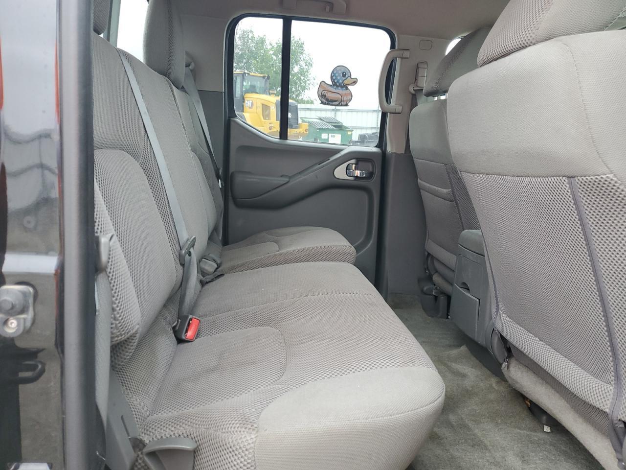 2015 Nissan Frontier sv