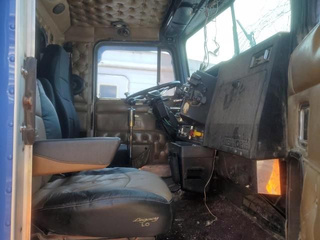 2000 Kenworth W900 Semi Truck