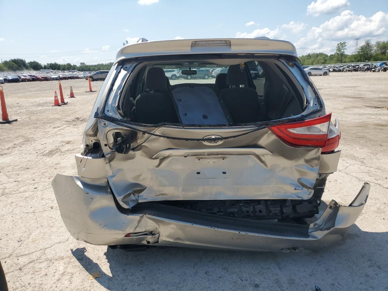 2015 Toyota Sienna le