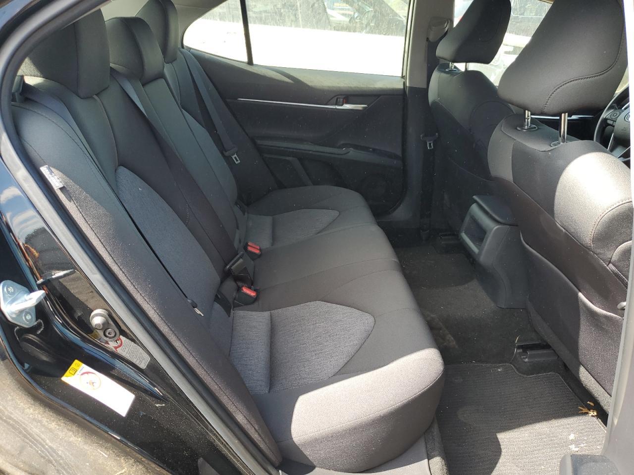 2018 Toyota Camry le