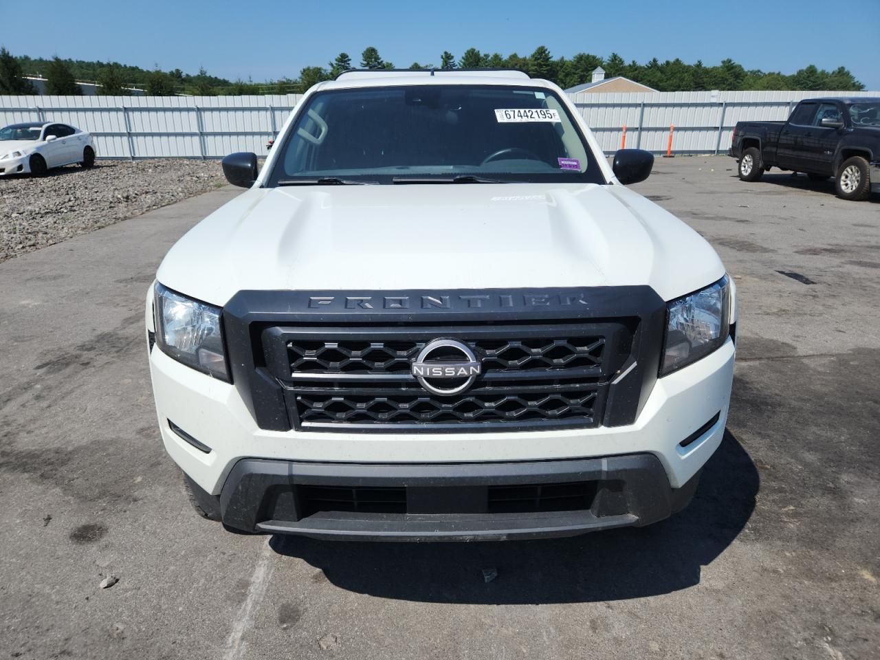 2022 Nissan Frontier s