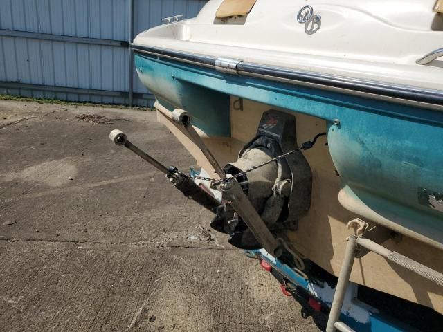 2000 Glastron Boat