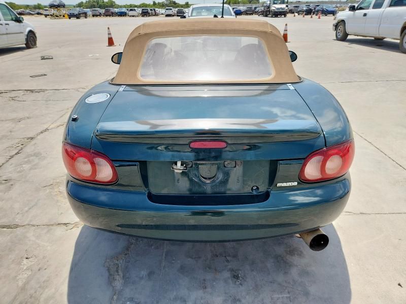 2004 Mazda MX-5 Miata Base
