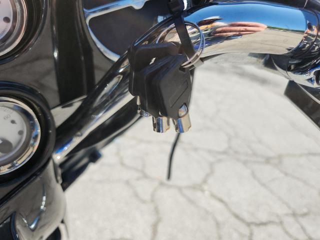 2011 Harley-Davidson Flhx