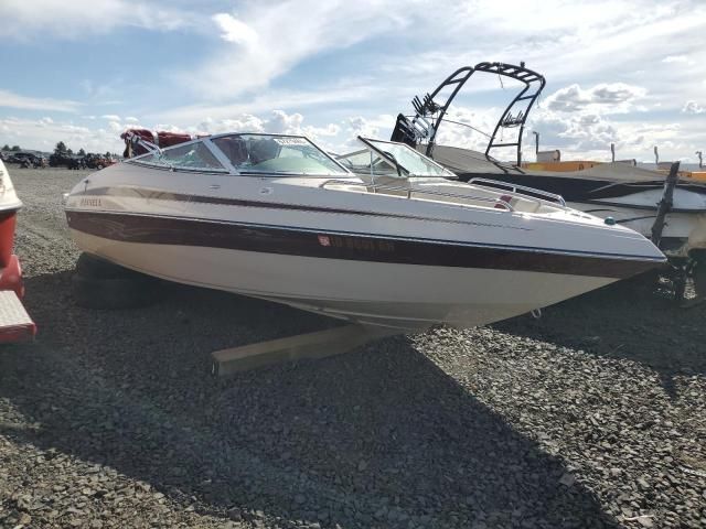 2004 Reinell Boat