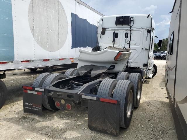 2016 Freightliner Cascadia 125 Semi Truck
