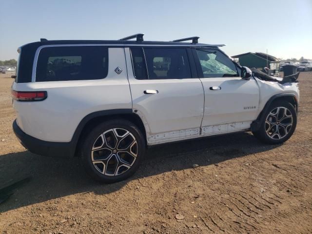 2025 Rivian R1S Adventure