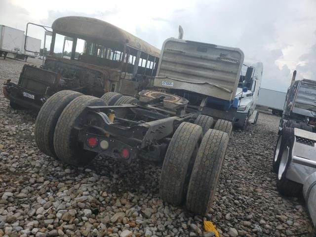 2003 Mack CH613 Semi Truck