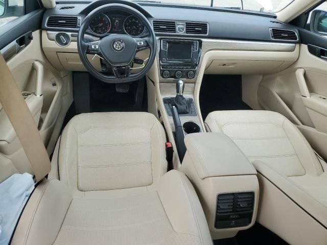 2016 Volkswagen Passat SE