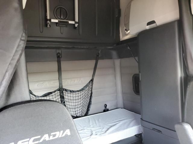 2018 Freightliner Cascadia 126 Semi Truck