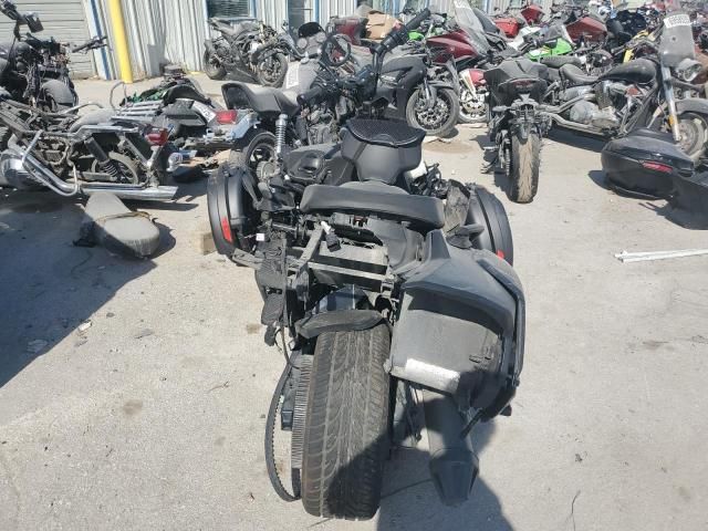 2022 Can-Am Spyder Roadster RT