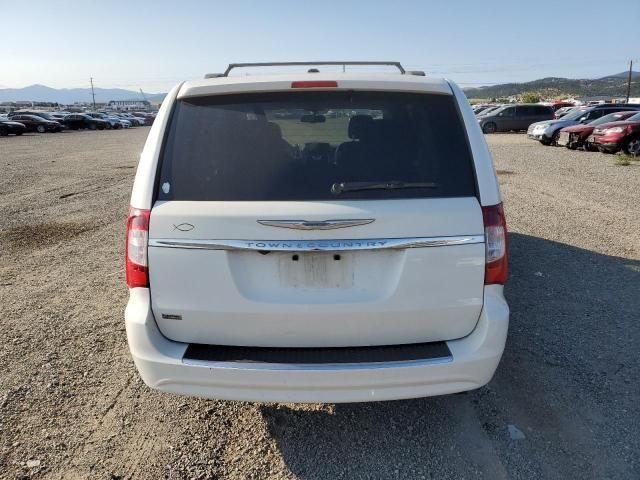 2013 Chrysler Town & Country Touring