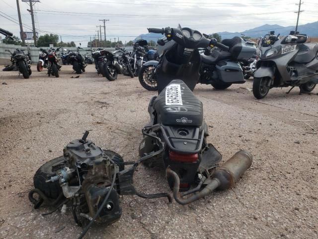 2023 Genuine Scooter Co. Roughhouse 50