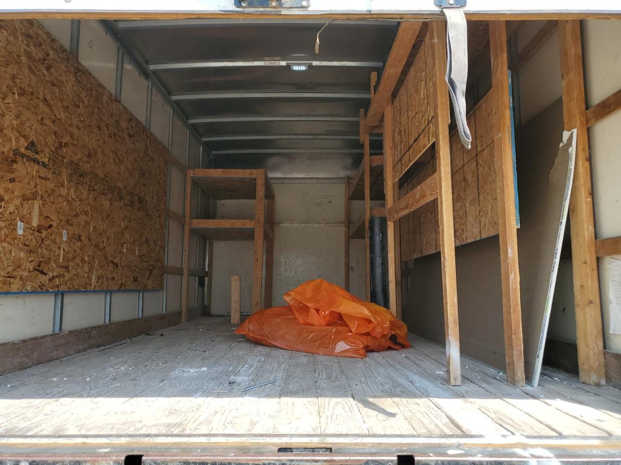 2013 Ford Econoline E350 Super Duty Cutaway Van