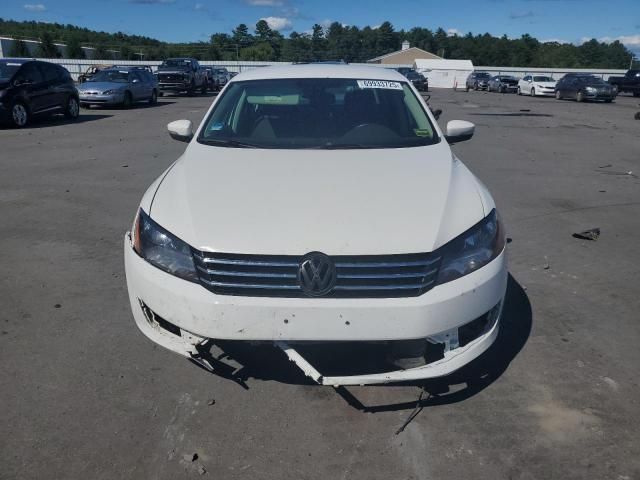 2015 Volkswagen Passat SE