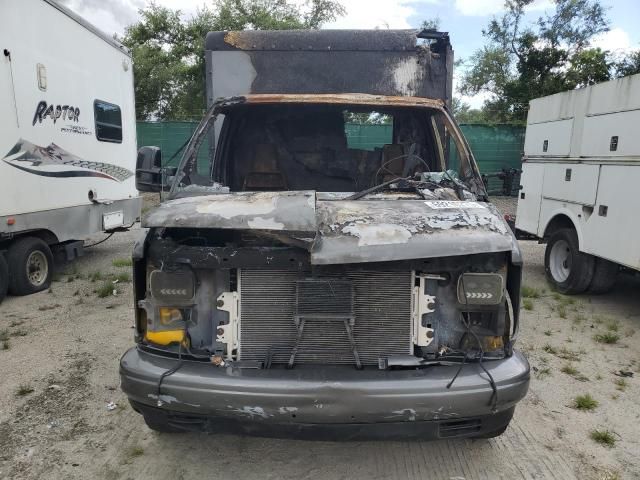 2000 GMC Savana Cutaway G3500