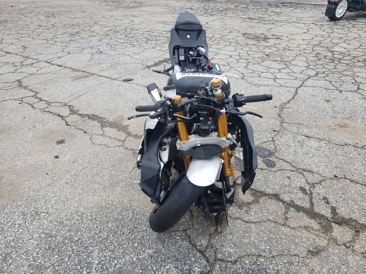 2025 Suzuki GSX-R1000 R