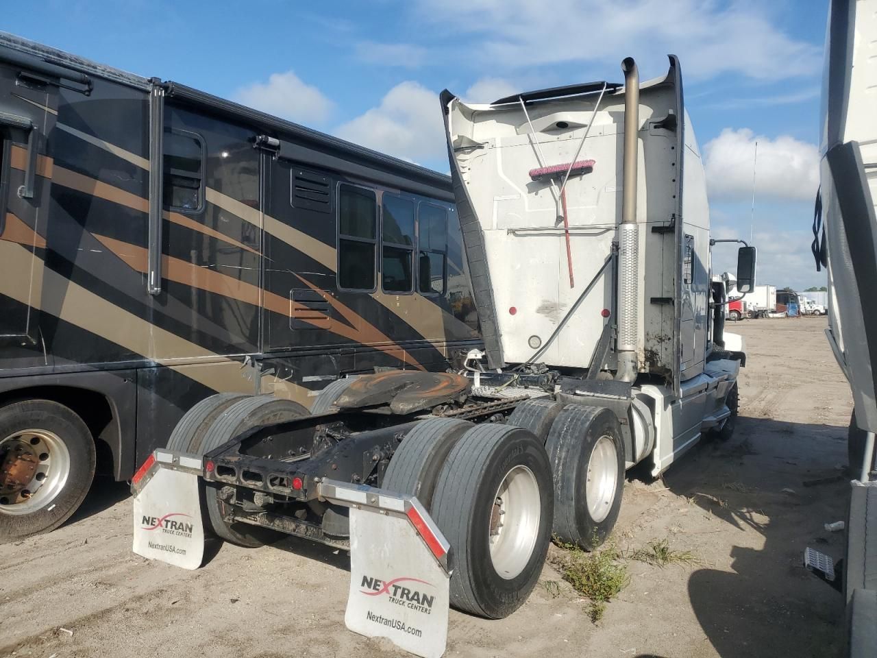 2024 Mack Anthem Semi Truck