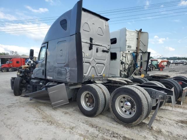 2019 Freightliner Cascadia 126 Semi Truck