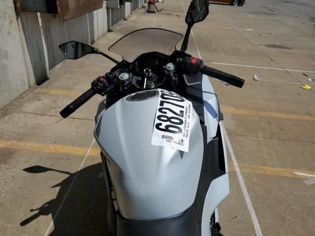 2025 Kawasaki EX500 H